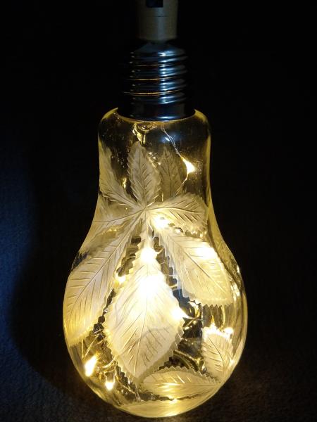 Dekoglühbirne mit LED, Kastanienblätter